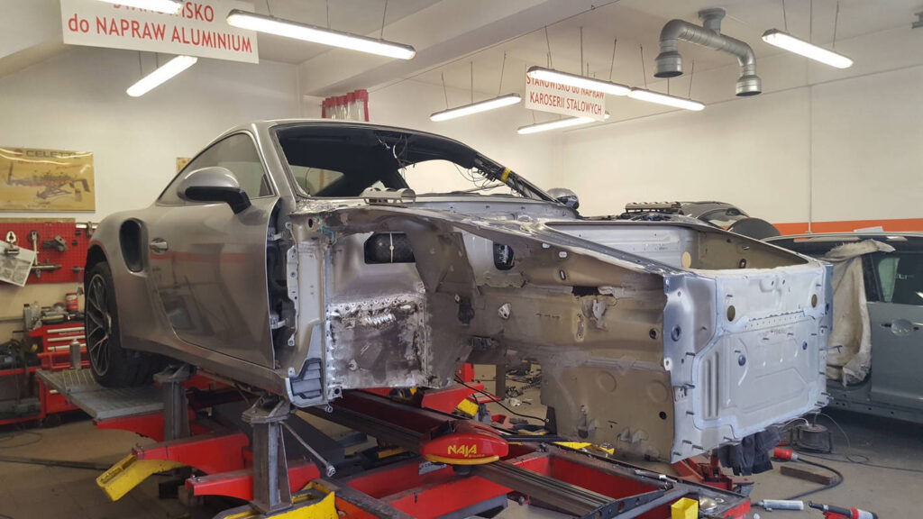 2396623-747e0205f1ee1cd96db5e658abe17044